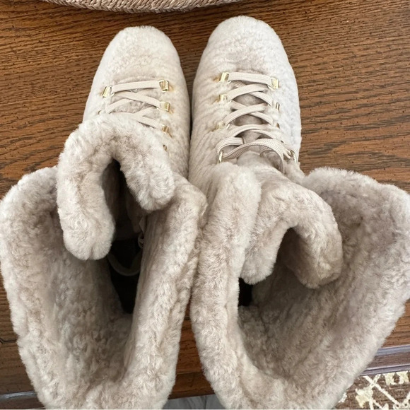 Stuart Weitzman Genuine Shearling Lace Up Booties - New in box! - Size 5 - Picture 6 of 9